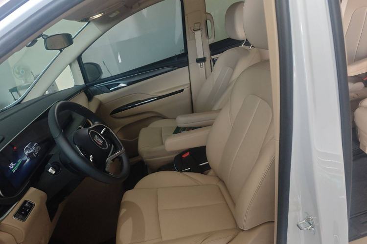 Used Buick GL8 New Energy 2025 Lushang First-Drive Edition 7-Seater Left Front Seat