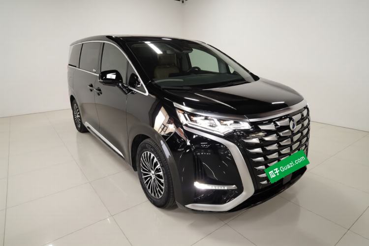 Used Denza D9 2022 DM-i 1040 Prestige Model