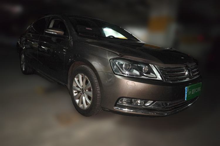 Used Volkswagen Magotan 2013 2.0 TSI Luxury Model Front Right 45 Deg