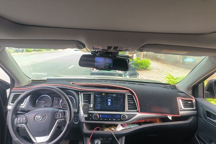 Used Toyota Highlander 2018 2.0T Four-Wheel Drive Luxury Edition 7 Seats China V Emission Standard Headliner