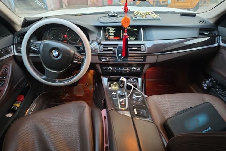 Used BMW 5 Series 2014 525Li Luxury Design Package Center Console