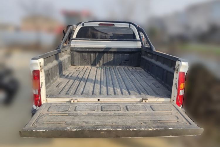 Used Foton Conqueror PLUS 2023 Revised Version 2.0T Manual Diesel Two-Wheel Drive Elite Trim with Long Wheelbase and High Cargo Bed – 4F20TC
