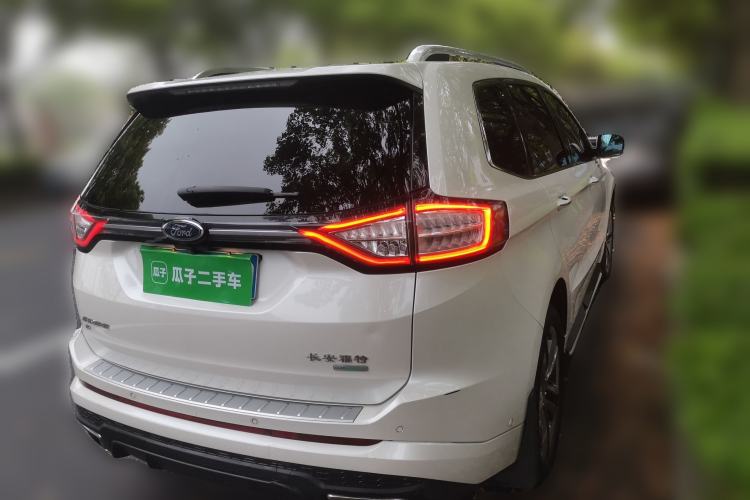 Used Ford Edge 2017 EcoBoost 245 Two-Wheel-Drive Sporty 7-Seater Rear Right 45 Deg