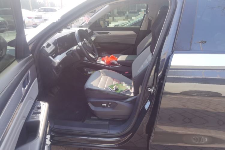 Used Volkswagen Tavendor 2023 330TSI Luxury Touring Edition