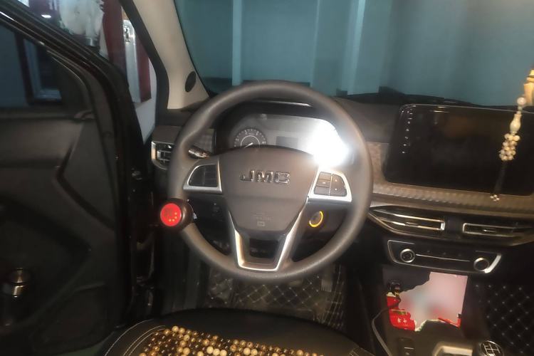 Used JMC Baodian 2023 2.5T Diesel Two-Wheel Drive Comfort Edition Flat-Base Cargo Bed Long Wheelbase JX4D25A6L