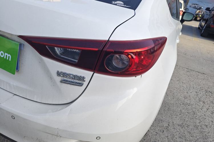 Used Mazda Mazda 3 Axela 2014 Sedan 1.5L Automatic Luxury Model