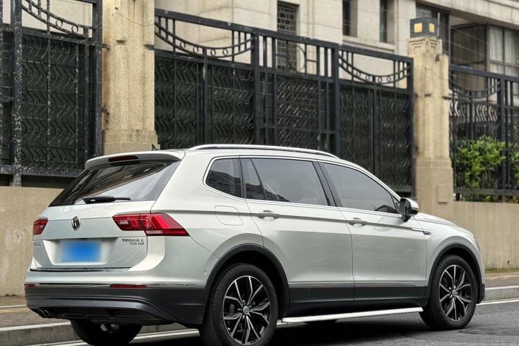 Used Volkswagen Tiguan L 2019 330TSI Automatic Two-Wheel Drive Smart Luxury Version China VI Standard
