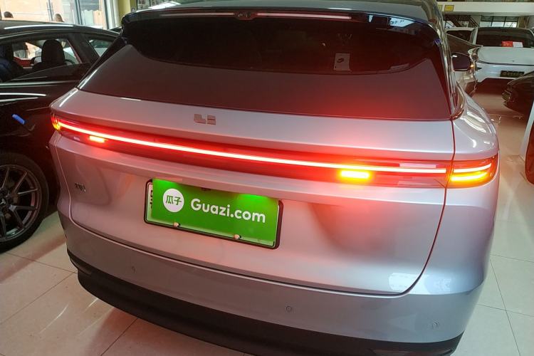 Used Li Auto i6 2025 Model Four-Wheel-Drive Standard Type Rear