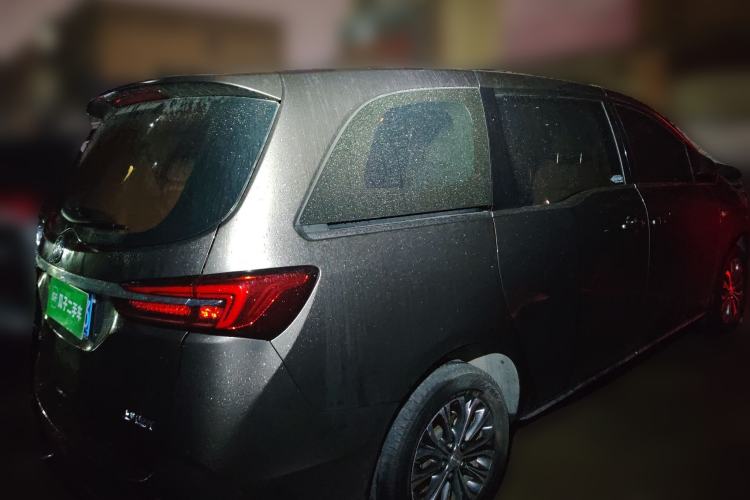 Used Buick GL8 2023 Land Executive Class Comfort Model
