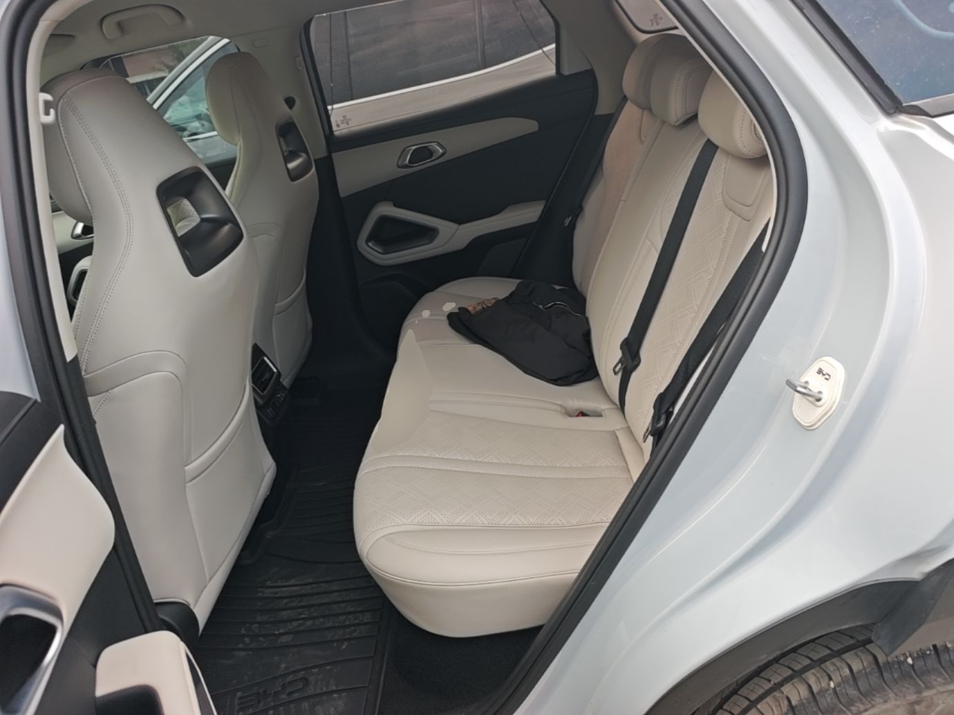 BYD Yuan UP 2025 Model 301KM Leading Version — снимка 20