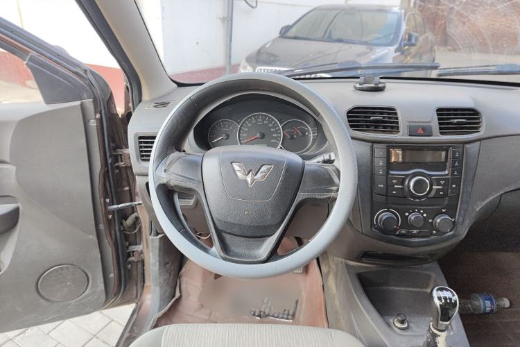 Used Wuling Hongguang 2015 1.2L S Base Model China V Standard