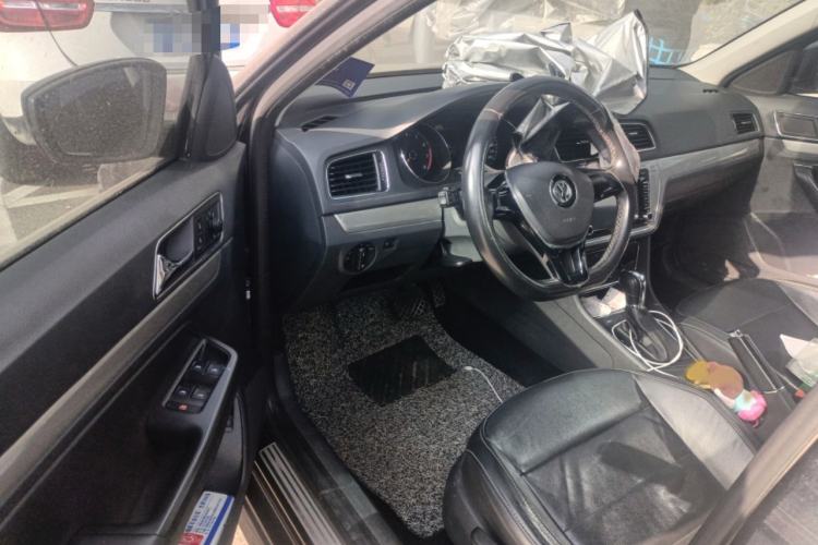 Used Volkswagen Lavida 2015 1.6L Automatic Comfort Edition