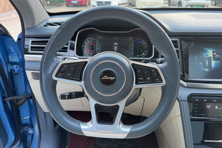 Used Zotye Domy X7 2017 Upgraded Edition 2.0T DCT Huangshan Model 7 Seats
