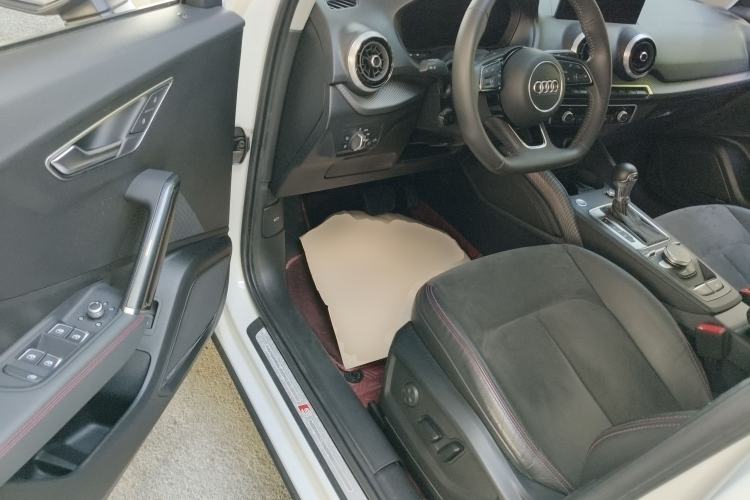 Used Audi Q2L 2022 35 TFSI Luxury Dynamic Edition Driver Seat