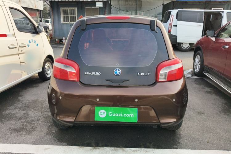 Used Venucia R30 2014 1.2L Manual Comfort Edition
