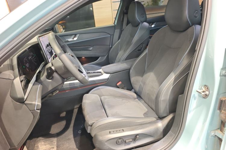 Used Volkswagen Passat 2025 Pro 380TSI Starry Dragon Luxury Edition
