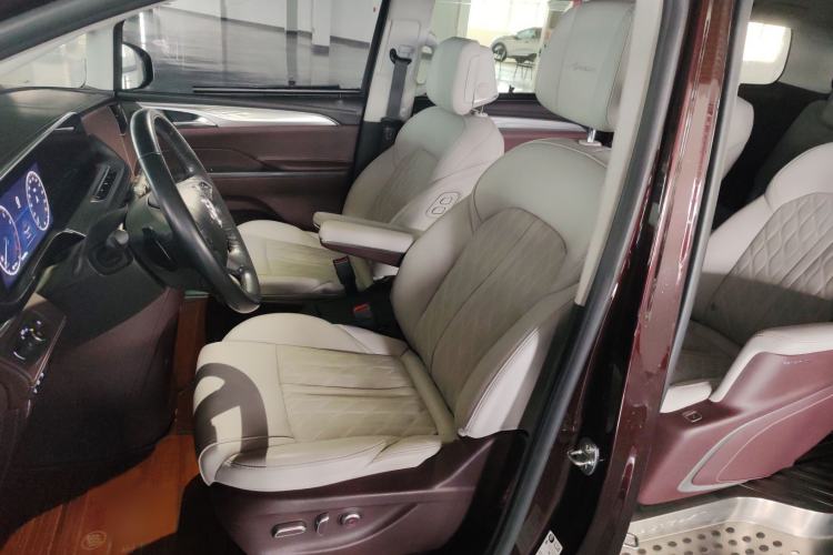 Used Buick GL8 2022 Avenir Aivia 7-Seater Deluxe Edition