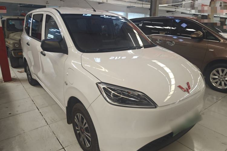 Used Wuling Hongguang New Energy 2024 All-Electric Model 300KM Standard Version Front Right 45 Deg