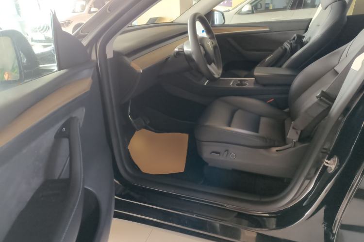 Used Tesla Model Y 2021 Standard Range Rear-Wheel Drive Version
