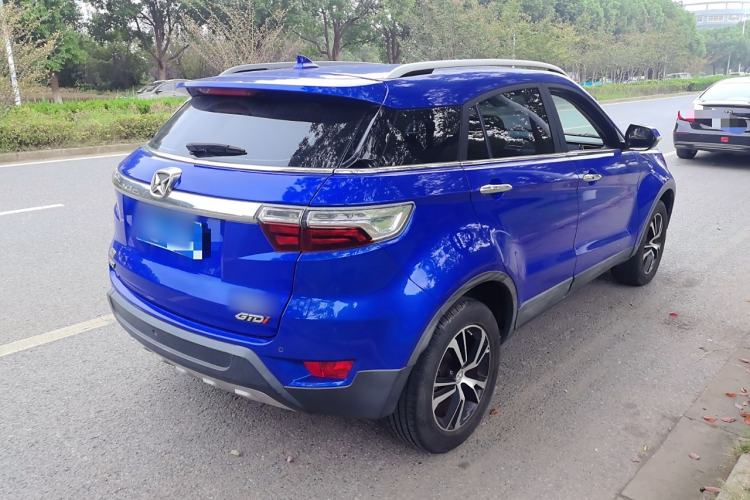 Used JMC Yusheng S330 2016 1.5L GTDi Automatic Two-Wheel Drive Fashion Edition
