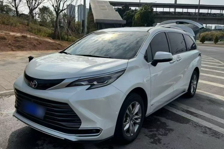 Used Toyota Sienna 2024 2.5L Hybrid Four-Wheel Drive Prestige Edition