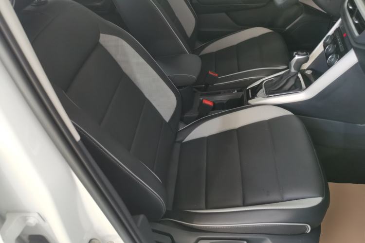 Used Volkswagen T-ROC 2024 280TSI DSG Two-Wheel-Drive Time Edition Right Front Seat