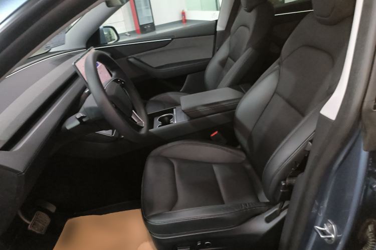 Used Tesla Model Y 2025 Rear-Wheel-Drive Version
