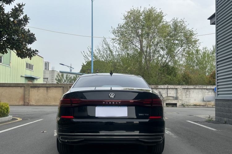 Used Volkswagen Passat 2024 380TSI Luxury Edition Exterior 6