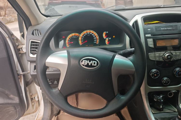 Used BYD F3 2015 Energy-Saving Edition 1.5L Manual Luxury Model Steering Wheel