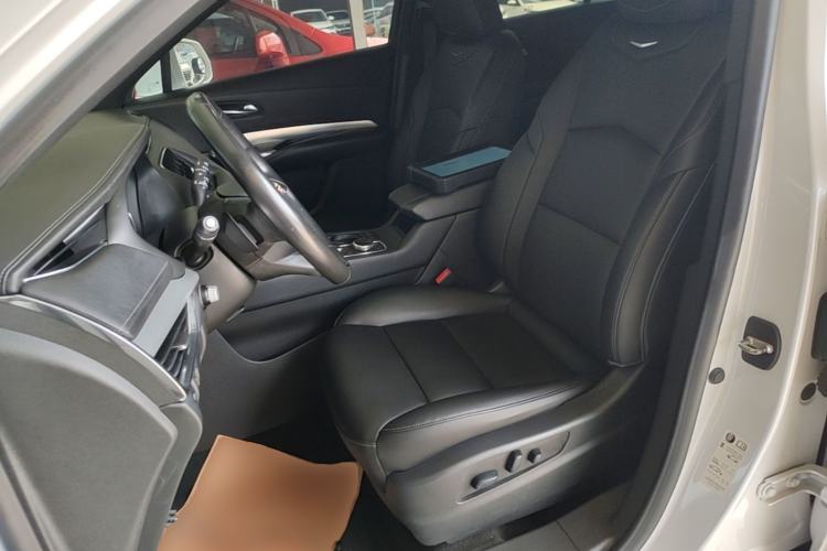 Used Cadillac XT4 2018 28T Two-Wheel-Drive Luxury Model
