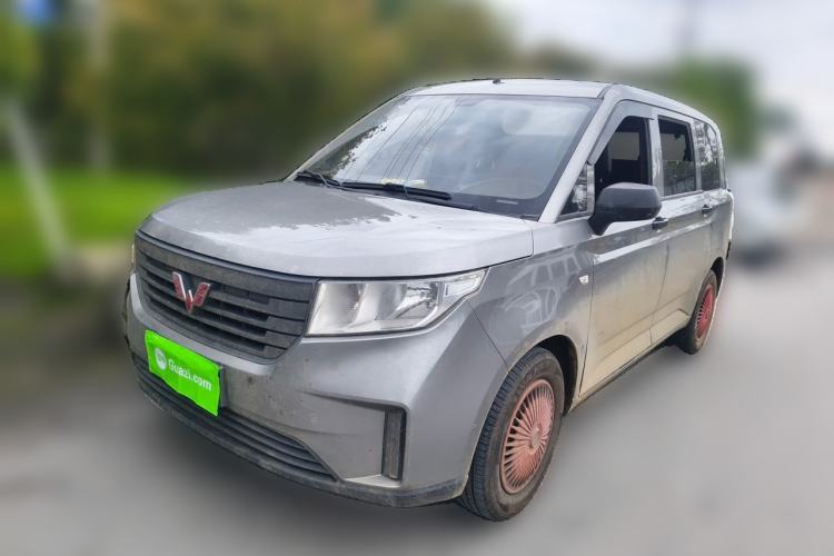 Used Wuling Hongguang PLUS 2019 1.5T Manual Standard Version 7 Seats