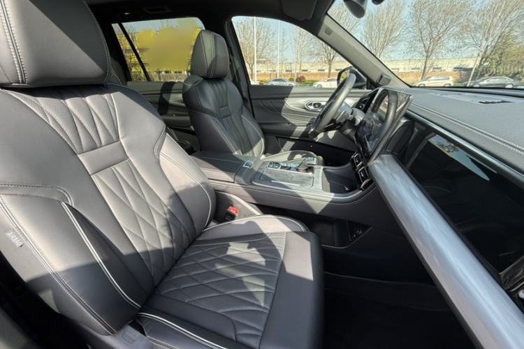 Used GAC Trumpchi GS8 2024 Linghang Series 2.0 TGDI Two-Wheel Drive Luxury Smart Connectivity Version Interior 10