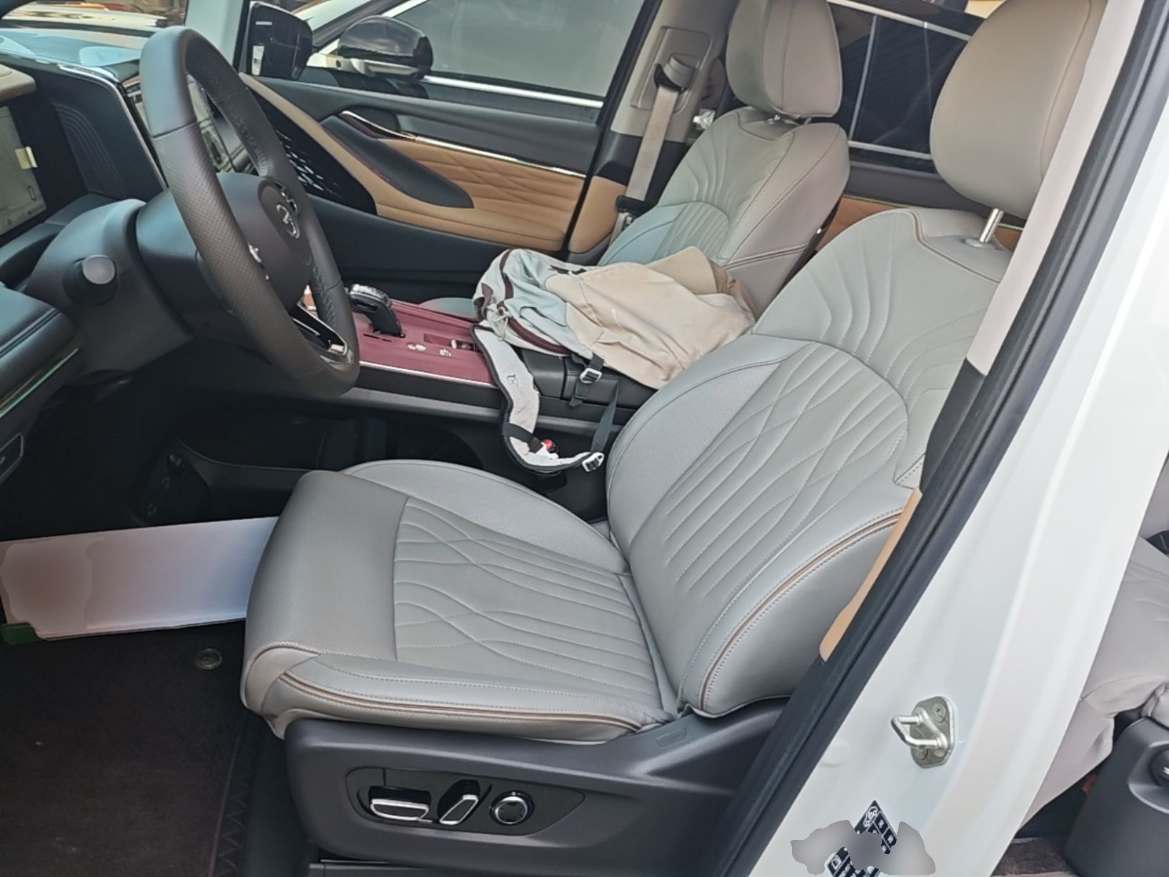 Vordere Reihe im Auto