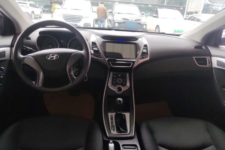 Used Hyundai Elantra (5th Generation / Langdong) 2016 1.6L Automatic Smart Version