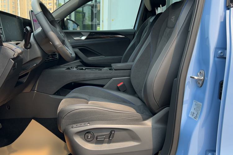 Used Volkswagen Tiguan L 2024 PRO 380TSI Four-Wheel Drive R-Line Prestige Edition Left Front Seat