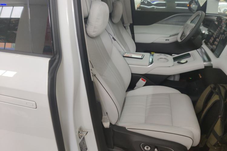 Used XPeng X9 2026 Model—Range-Extended Version 1602 Ultra Right Front Seat