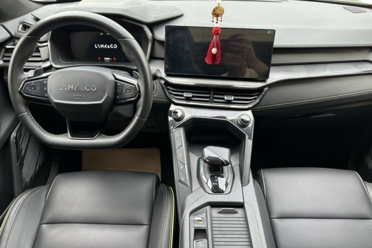 Used Lynk & Co 06 2023 Remix 1.5T Dynamic Halo Interior 3