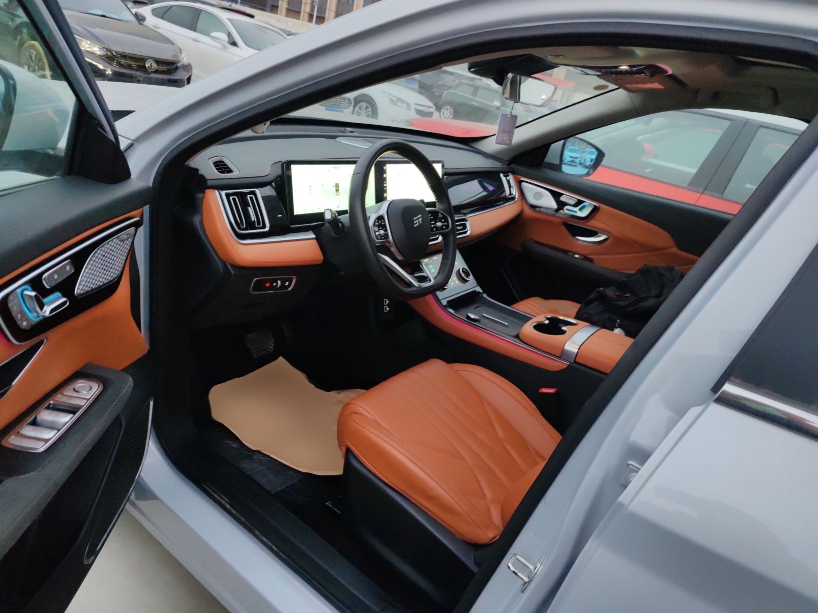 Переднее сиденье в автомобиле