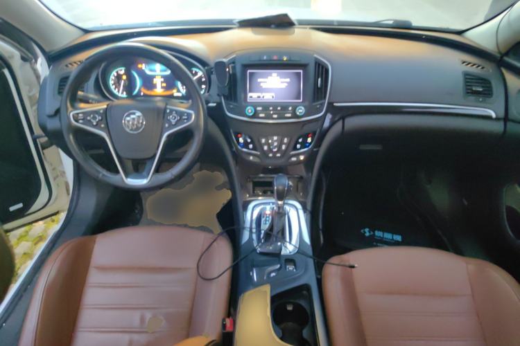 Used Buick Regal 2014 GS 2.0T Passionate Sport Edition Center Console