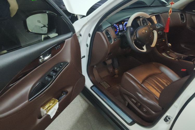 Used Infiniti QX50 2013 2.5L Two-Wheel-Drive Elegant Edition
