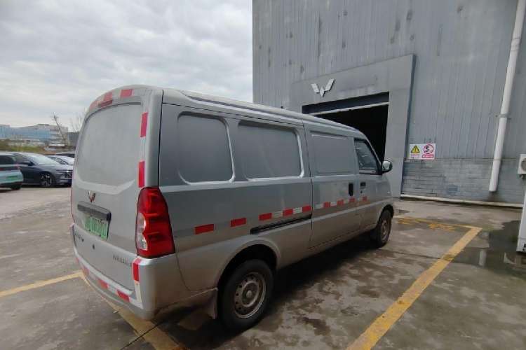 Used Wuling Rongguang EV 2023 Base Model Enclosed-Window Vehicle with 2 Seats Powered by Huating Battery