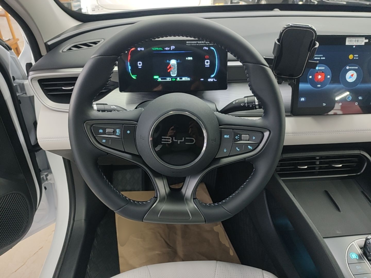 BYD Seal 05 DM-i 2025 DM-i Smart Drive 55KM Luxury Model — снимка 13