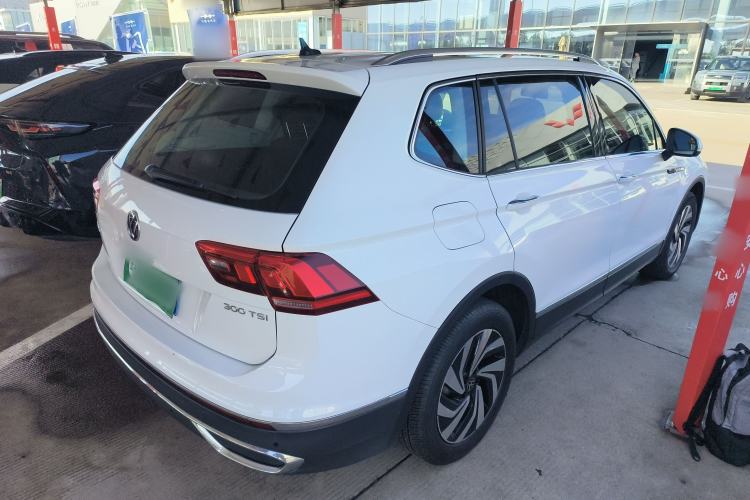 Used Volkswagen Tiguan L 2024 300TSI Automatic Two-Wheel Drive Smart Edition Rear Right 45 Deg