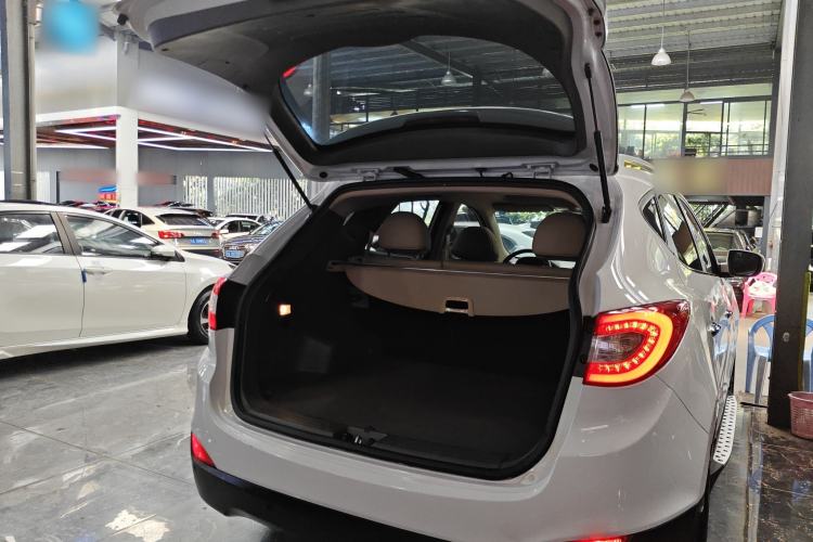 Used Hyundai ix35 2015 2.0L Automatic 2WD Smart Version China V Standard
