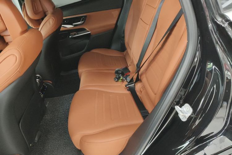 Used Mercedes-Benz GLC 2024 Refreshed GLC 300 L 4MATIC Dynamic Version 5 Seats