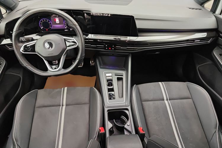 Used Volkswagen Golf 2023 Facelift 280TSI DSG R-Line Lite
