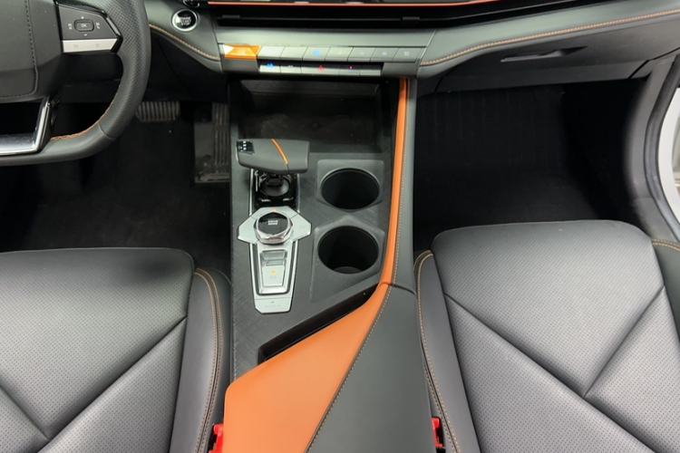 Used CHANGAN UNI-V 2022 1.5T Prestige Version Gear Lever