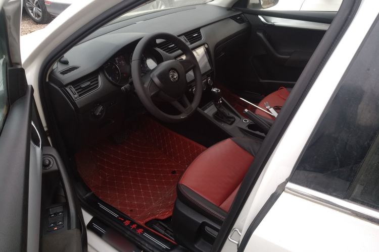 Used Skoda Octavia 2017 1.6L Automatic Front-Wheel Drive Model