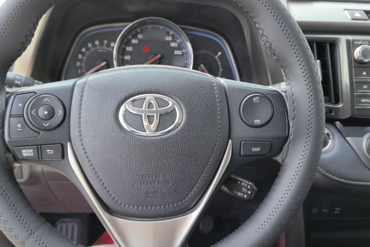 Used Toyota RAV4 2013 2.0L CVT Four-Wheel Drive New Edition