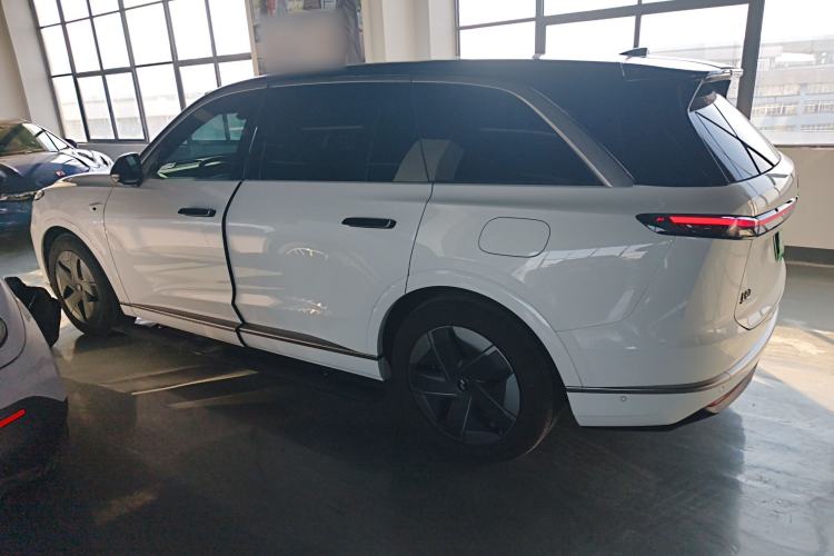 Used ONVO Luxeed L90 2025 Model—Max Six-Seater Version
